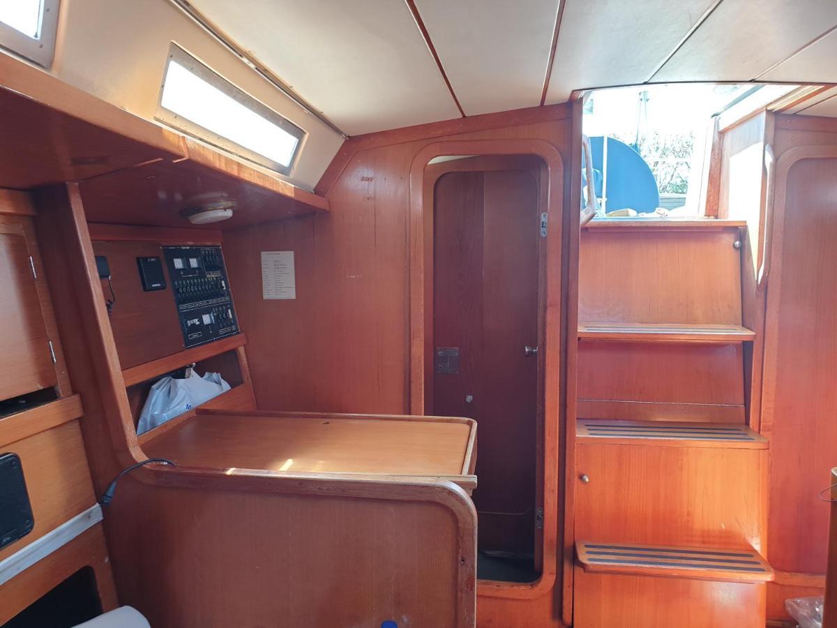 Botel Bed And Boat Holiday La Spezia