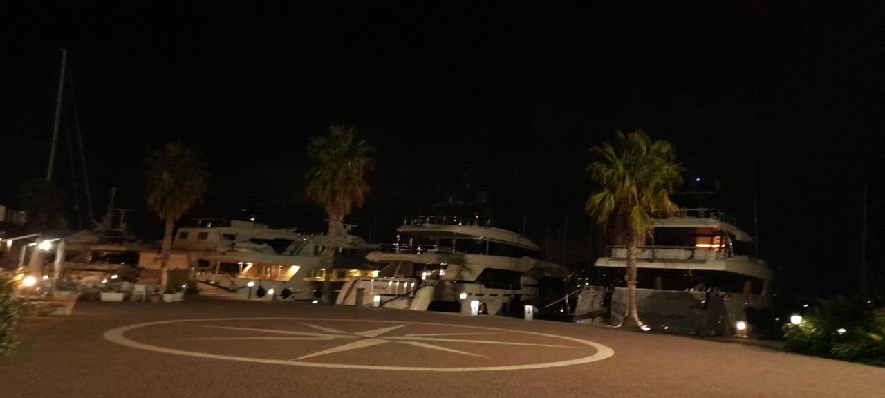 Bed And Boat Holiday