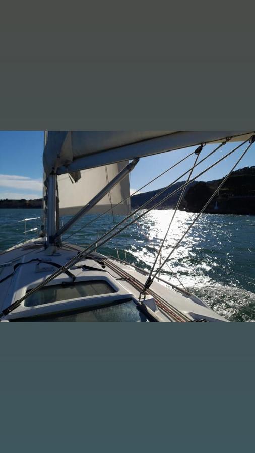 Bed And Boat Holiday Botel *